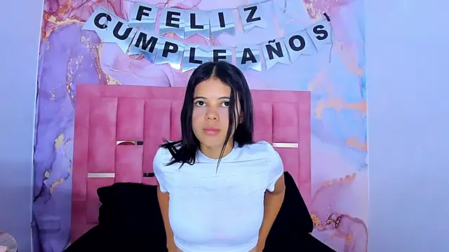 LizzMartin online show from January 2025 06:43:02 PM