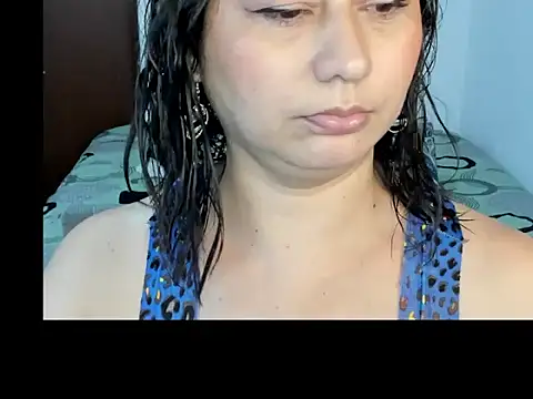 Snapshot of alinabozz1 chatting on July 2026 04:15:01 AM alinabozz1 online show from July 2026 04:15:01 AM