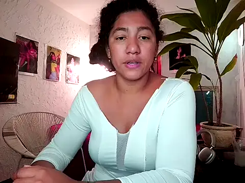 Snapshot of bellacrespalatina chatting on March 2026 06:34:01 PM bellacrespalatina online show from March 2026 06:34:01 PM