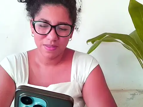 Snapshot of bellacrespalatina chatting on March 2026 07:36:02 PM bellacrespalatina online show from March 2026 07:36:02 PM