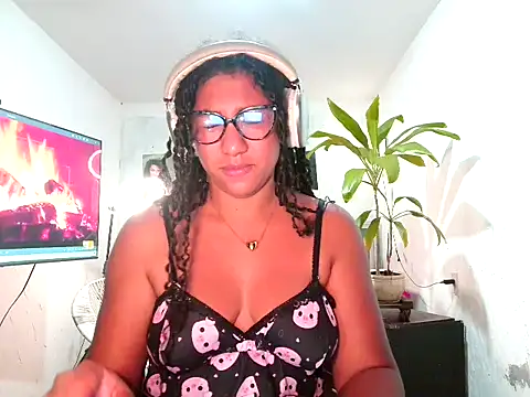 Snapshot of bellacrespalatina chatting on April 2026 05:40:01 AM bellacrespalatina online show from April 2026 05:40:01 AM