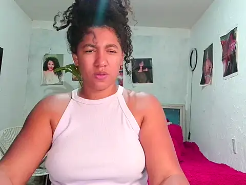 Snapshot of bellacrespalatina chatting on April 2026 08:56:01 PM bellacrespalatina online show from April 2026 08:56:01 PM