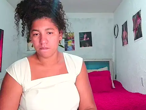 Snapshot of bellacrespalatina chatting on April 2026 10:55:02 PM bellacrespalatina online show from April 2026 10:55:02 PM