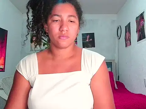 Snapshot of bellacrespalatina chatting on April 2026 02:15:02 AM bellacrespalatina online show from April 2026 02:15:02 AM