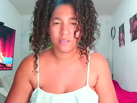 Snapshot of bellacrespalatina chatting on April 2026 02:46:02 AM bellacrespalatina online show from April 2026 02:46:02 AM