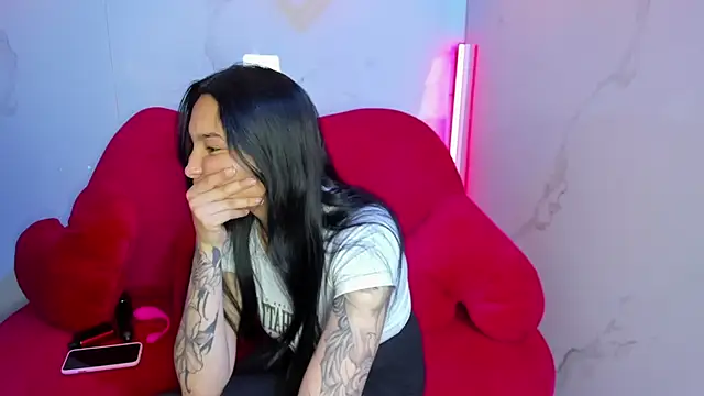 ChloeeTompson  online show from November 2025 02:44:01 AM