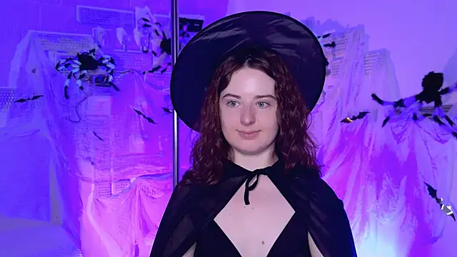 Snapshot of AnnTerry_ chatting on October 2025 08:37:01 AM AnnTerry online show from October 2025 08:37:01 AM