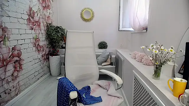 Snapshot of Cutie_Asya chatting on June 2026 04:30:02 AM Cutie Asya online show from June 2026 04:30:02 AM