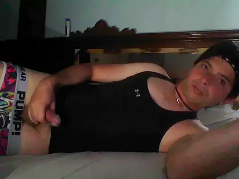 Snapshot of frank32love chatting on March 2026 01:22:02 PM frank32love online show from March 2026 01:22:02 PM