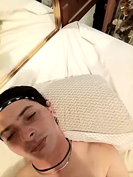 Snapshot of frank32love chatting on March 2026 09:59:02 PM frank32love online show from March 2026 09:59:02 PM