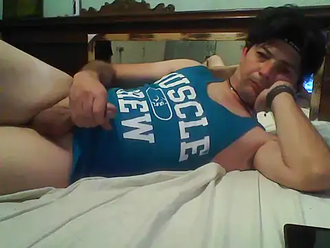 Snapshot of frank32love chatting on April 2026 01:53:01 PM frank32love online show from April 2026 01:53:01 PM