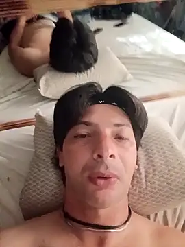 Snapshot of frank32love chatting on April 2026 04:00:01 PM frank32love online show from April 2026 04:00:01 PM