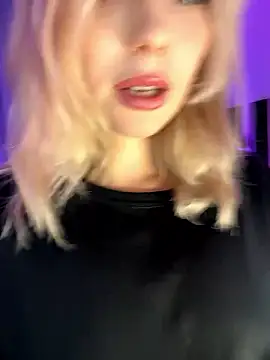 Snapshot of Eva_Millss chatting on December 2024 07:56:01 PM Eva Millss online show from December 2024 07:56:01 PM