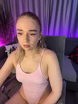 Snapshot of Eva_Millss chatting on December 2024 01:11:02 PM Eva Millss online show from December 2024 01:11:02 PM