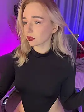 Snapshot of Eva_Millss chatting on December 2024 01:10:02 PM Eva Millss online show from December 2024 01:10:02 PM