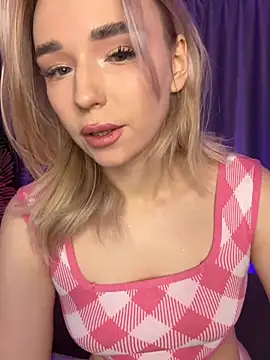 Snapshot of Eva_Millss chatting on December 2024 01:10:02 PM Eva Millss online show from December 2024 01:10:02 PM