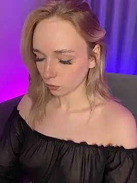 Snapshot of Eva_Millss chatting on January 2025 01:24:01 PM Eva Millss online show from January 2025 01:24:01 PM