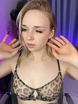 Snapshot of Eva_Millss chatting on February 2025 02:04:02 PM Eva Millss online show from February 2025 02:04:02 PM