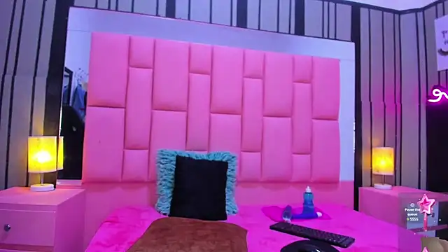 Brithanyslim online show from December 2024 08:04:01 PM