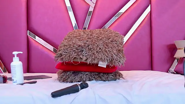 Snapshot of RebecaRelish chatting on January 2025 07:04:02 AM RebecaRelish online show from January 2025 07:04:02 AM