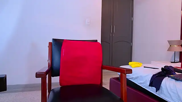 Snapshot of RebecaRelish chatting on February 2025 06:43:02 AM RebecaRelish online show from February 2025 06:43:02 AM