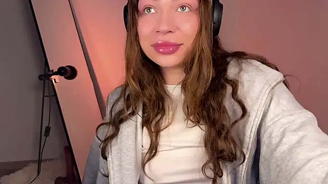 PaulaPratt online show from March 2025 07:07:02 AM