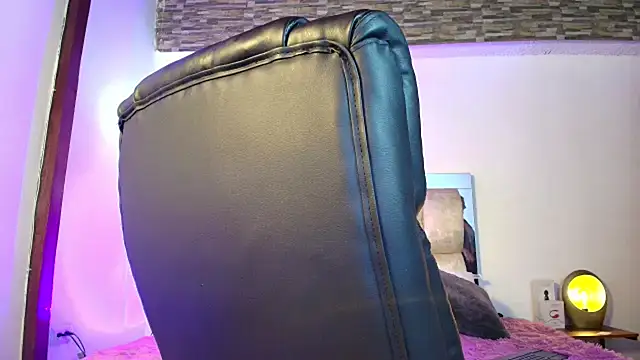 dakota Robbins  online show from February 2025 11:36:01 PM