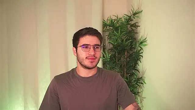 Snapshot of Tony_Wylie chatting on March 2026 07:23:01 AM Tony Wylie online show from March 2026 07:23:01 AM