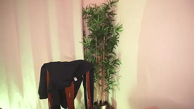 Snapshot of Tony_Wylie chatting on March 2026 06:39:01 AM Tony Wylie online show from March 2026 06:39:01 AM