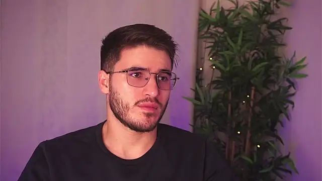 Snapshot of Tony_Wylie chatting on March 2026 04:29:01 AM Tony Wylie online show from March 2026 04:29:01 AM