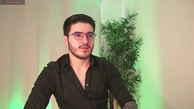 Snapshot of Tony_Wylie chatting on April 2026 03:07:02 PM Tony Wylie online show from April 2026 03:07:02 PM