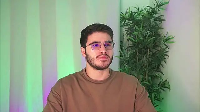 Snapshot of Tony_Wylie chatting on April 2026 04:16:01 AM Tony Wylie online show from April 2026 04:16:01 AM