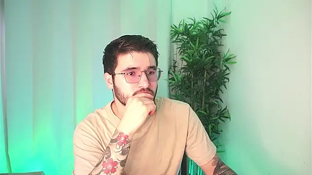 Snapshot of Tony_Wylie chatting on April 2026 02:52:02 PM Tony Wylie online show from April 2026 02:52:02 PM