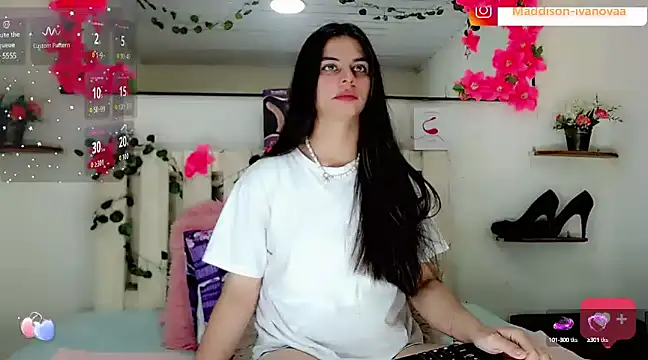 Snapshot of Madisson_Ivanova chatting on January 2025 05:13:01 AM Madisson Ivanova online show from January 2025 05:13:01 AM