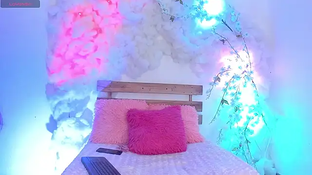 centaurigirl online show from February 2025 02:17:02 AM