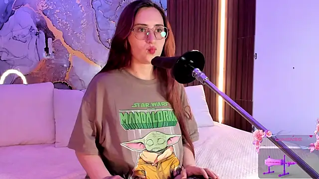 centaurigirl online show from September 2025 03:28:01 AM