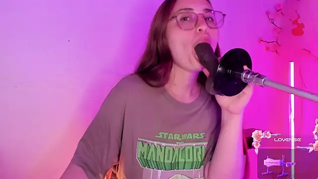 centaurigirl online show from September 2025 03:55:02 AM