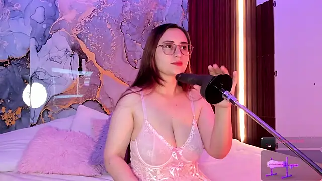 centaurigirl online show from October 2025 03:51:01 AM