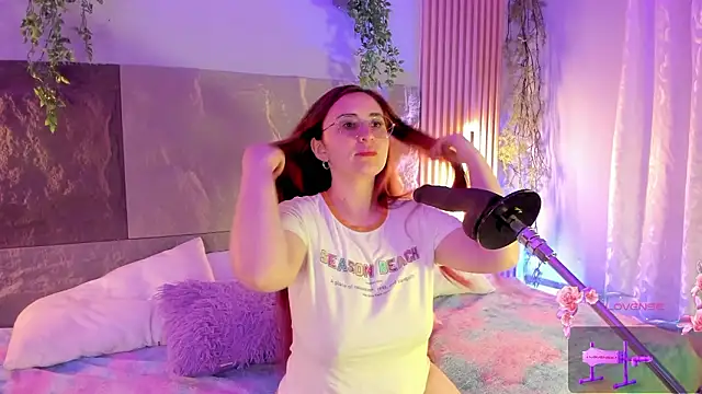 centaurigirl online show from February 2026 03:44:01 AM