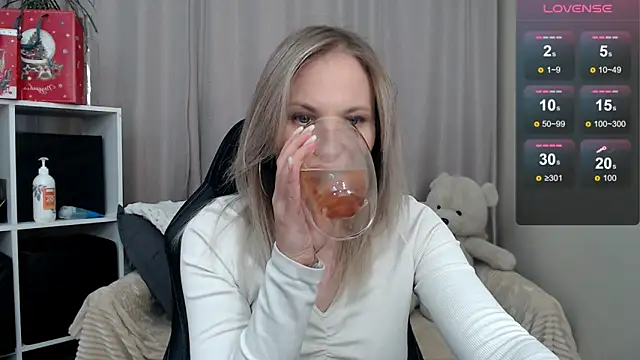 Snapshot of Sunny_bunny6 chatting on January 2026 01:26:02 PM Sunny bunny6 online show from January 2026 01:26:02 PM