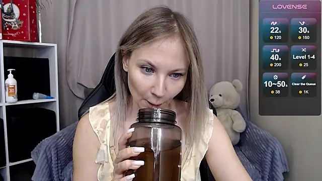 Snapshot of Sunny_bunny6 chatting on February 2026 03:12:02 AM Sunny bunny6 online show from February 2026 03:12:02 AM