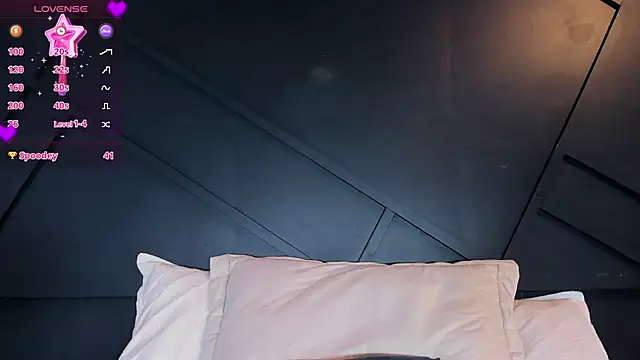 Emilyh  online show from January 2025 04:37:01 PM