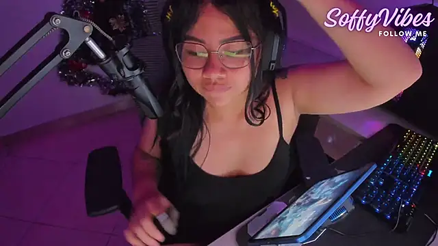 Snapshot of soffyvibes- chatting on December 2024 06:14:01 AM soffyvibes- online show from December 2024 06:14:01 AM