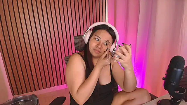 Snapshot of soffyvibes- chatting on March 2026 10:05:02 PM soffyvibes- online show from March 2026 10:05:02 PM