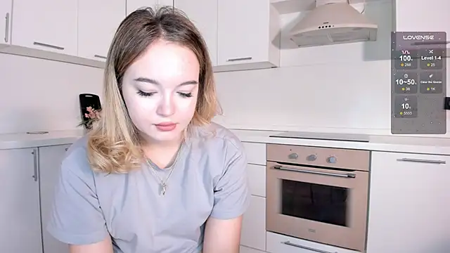 Snapshot of SheenaDollins chatting on December 2024 09:51:01 AM SheenaDollins online show from December 2024 09:51:01 AM