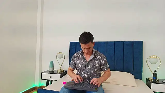 Andrewfalcon online show from March 2025 07:14:01 PM