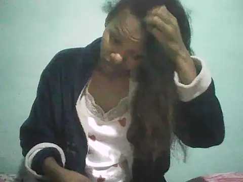 Snapshot of Antsoalie chatting on October 2025 07:06:01 AM Antsoalie online show from October 2025 07:06:01 AM