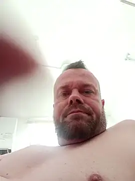 Snapshot of mikaaaaase chatting on April 2026 09:46:02 AM mikaaaaase online show from April 2026 09:46:02 AM