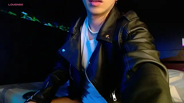 LyleBennett  online show from December 2024 10:40:02 AM