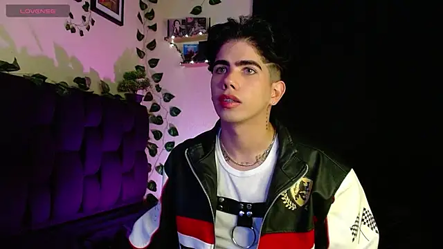 LyleBennett  online show from February 2025 11:01:02 AM